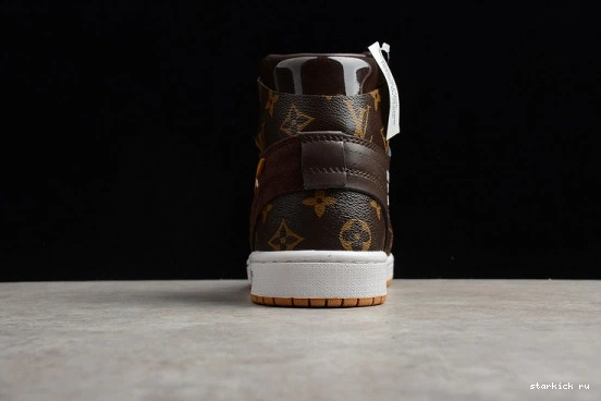 1 O-W AQ0818-158 CASE) AQ0818-158 -LouiV AIR (WITH JORDAN 0228